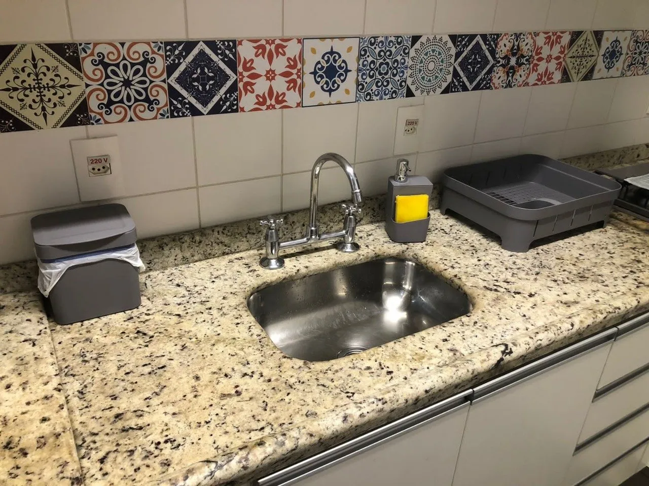Furnished apartment with gas kitchen and en-suite — photo 8