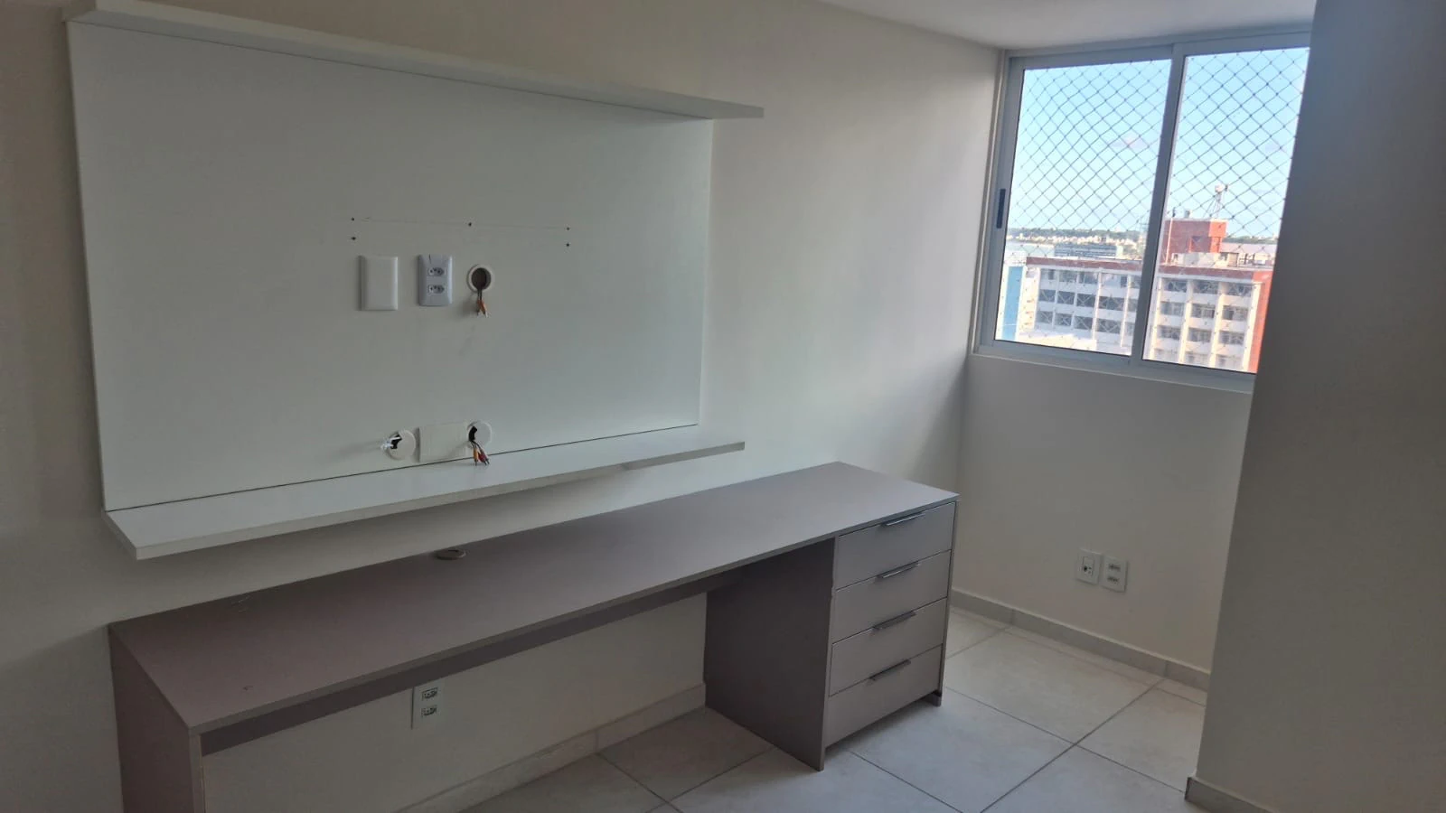 Apartment, 94 m², with a glass-enclosed balcony — photo 21