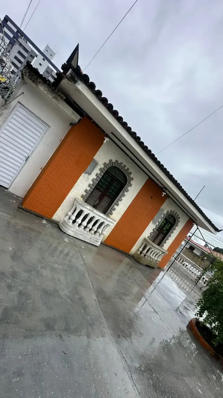 Unfurnished house for rent with 5 bedrooms and 3 baths