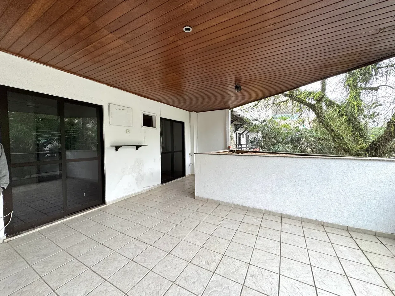 98 m² apartment with 2 bedrooms and private garden — photo 25