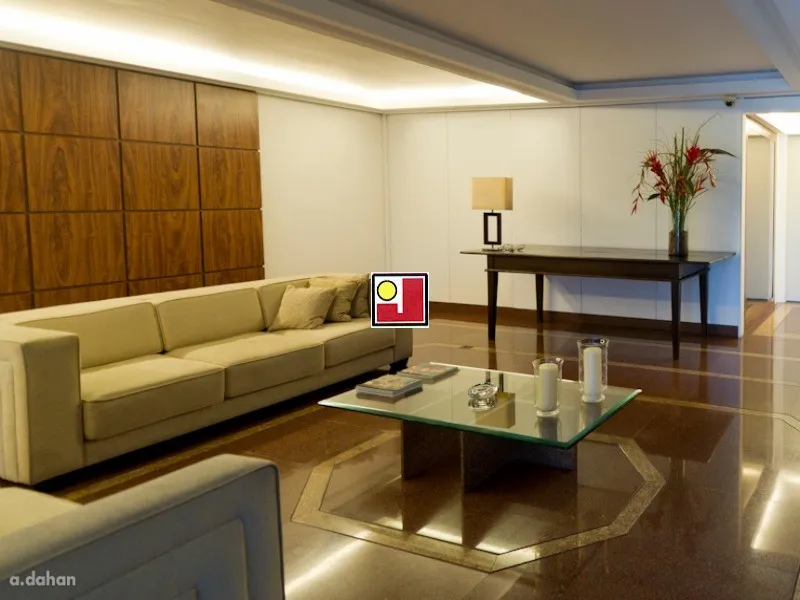 4-bedroom apartment with a glass-enclosed balcony — photo 39