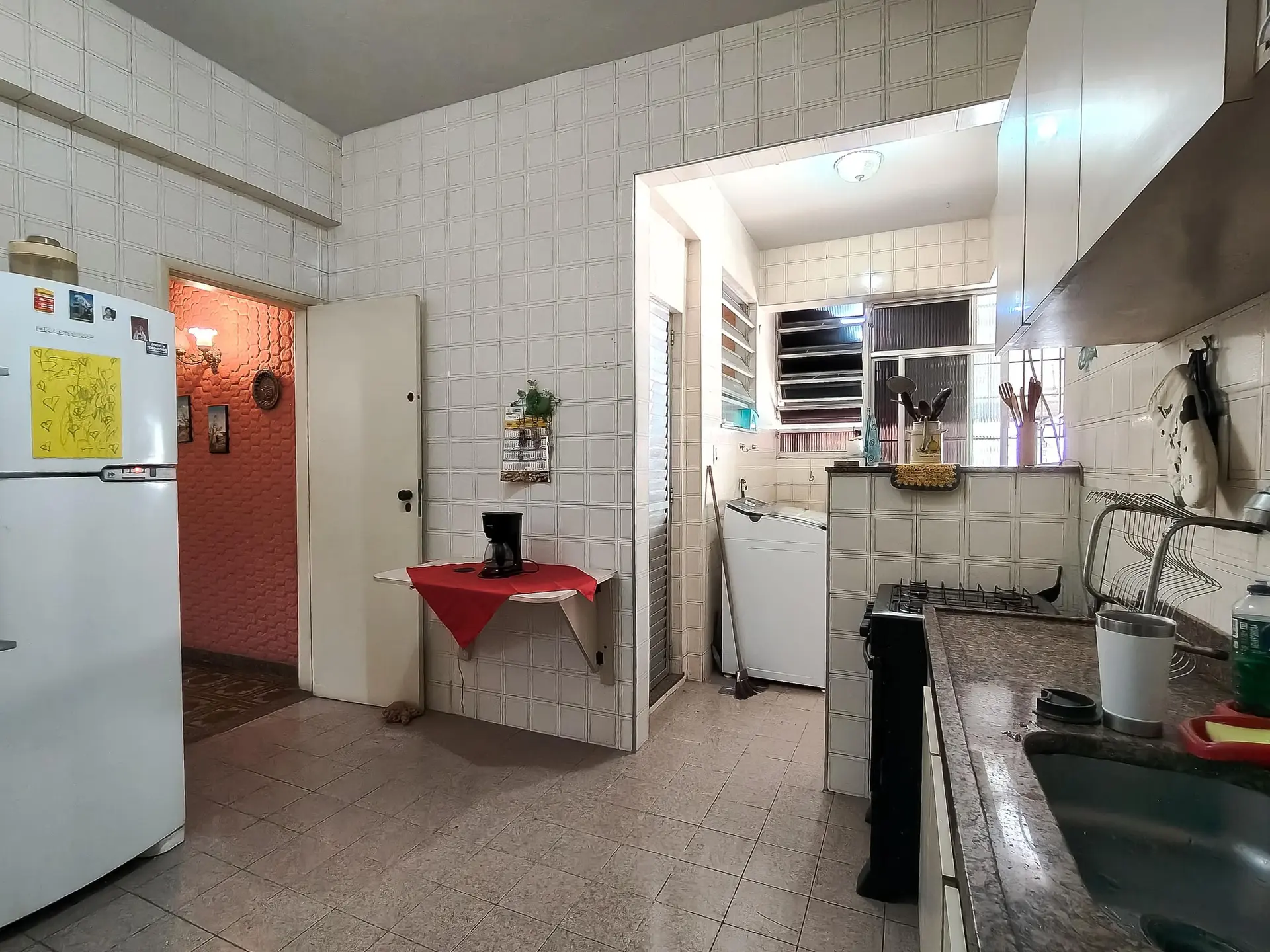 Furnished 3-bedroom apartment with 2 bathrooms — photo 37