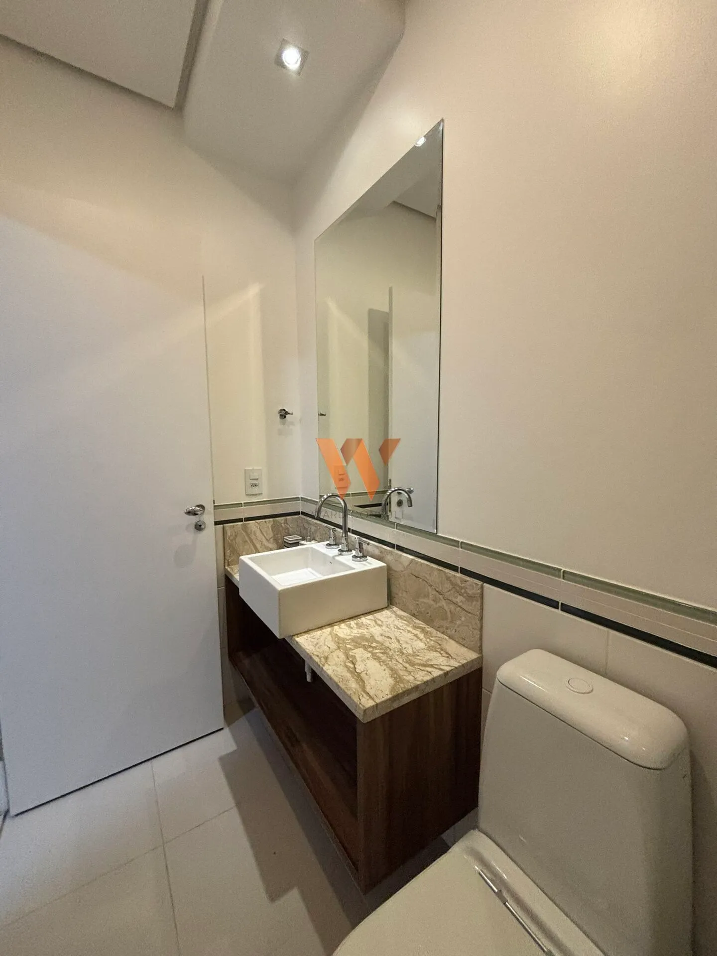 Furnished apartment with 3 en-suites and 236 m² — photo 25