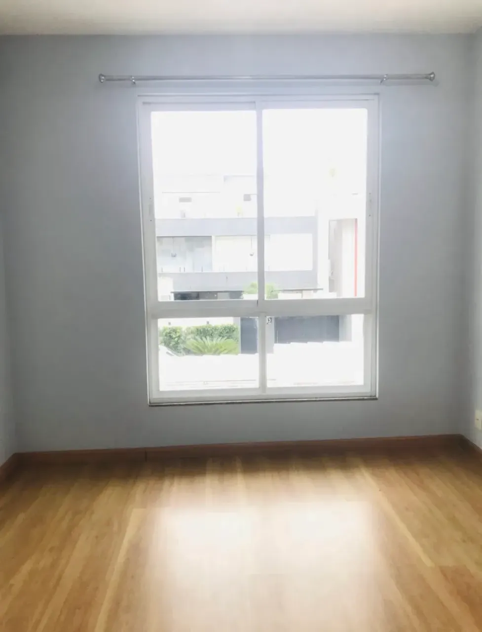 House with 4 bedrooms and 4 bathrooms and a separate kitchen — photo 11