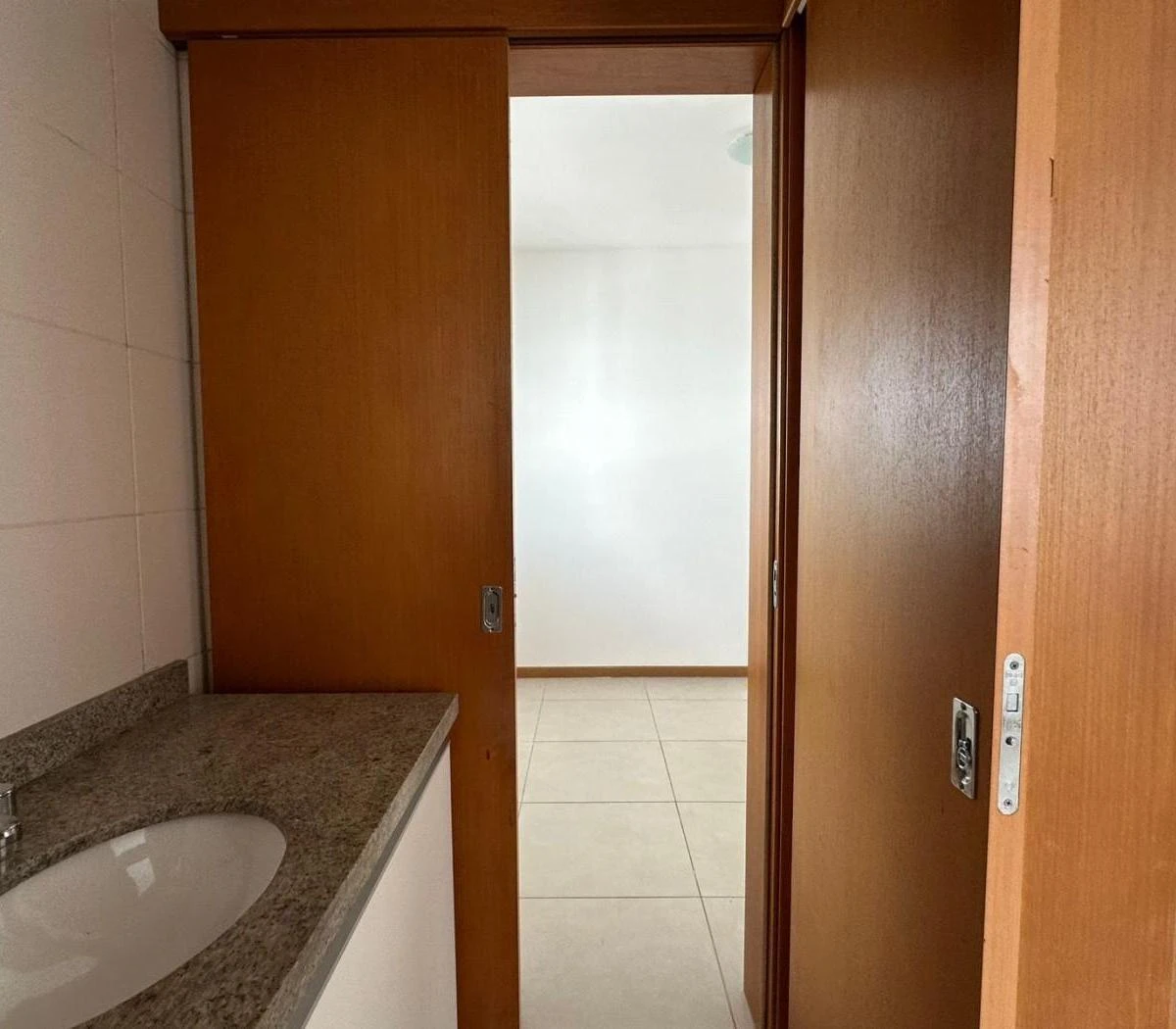 3-bedroom apartment with a water view in Florianópolis — photo 36