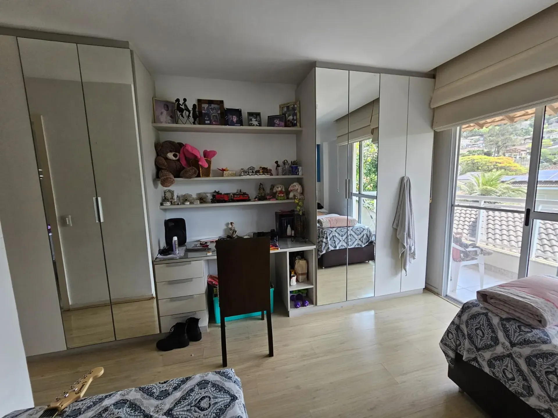 Furnished 206 m² house with 5 bedrooms and 5 baths — photo 34