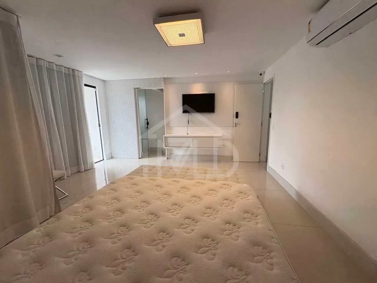House with 3 suites, pool, 300 m² and 2 parking spots — photo 4