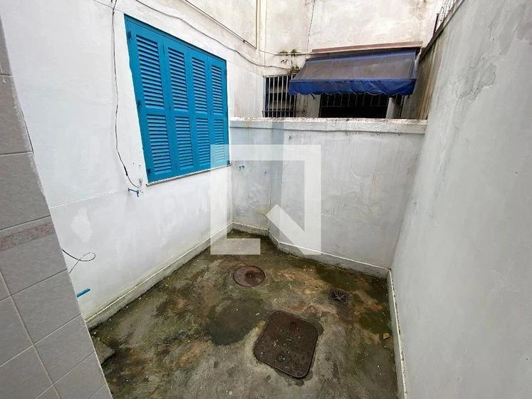 Wood or laminate floors in a one-bedroom apartment, 50 m² — photo 20