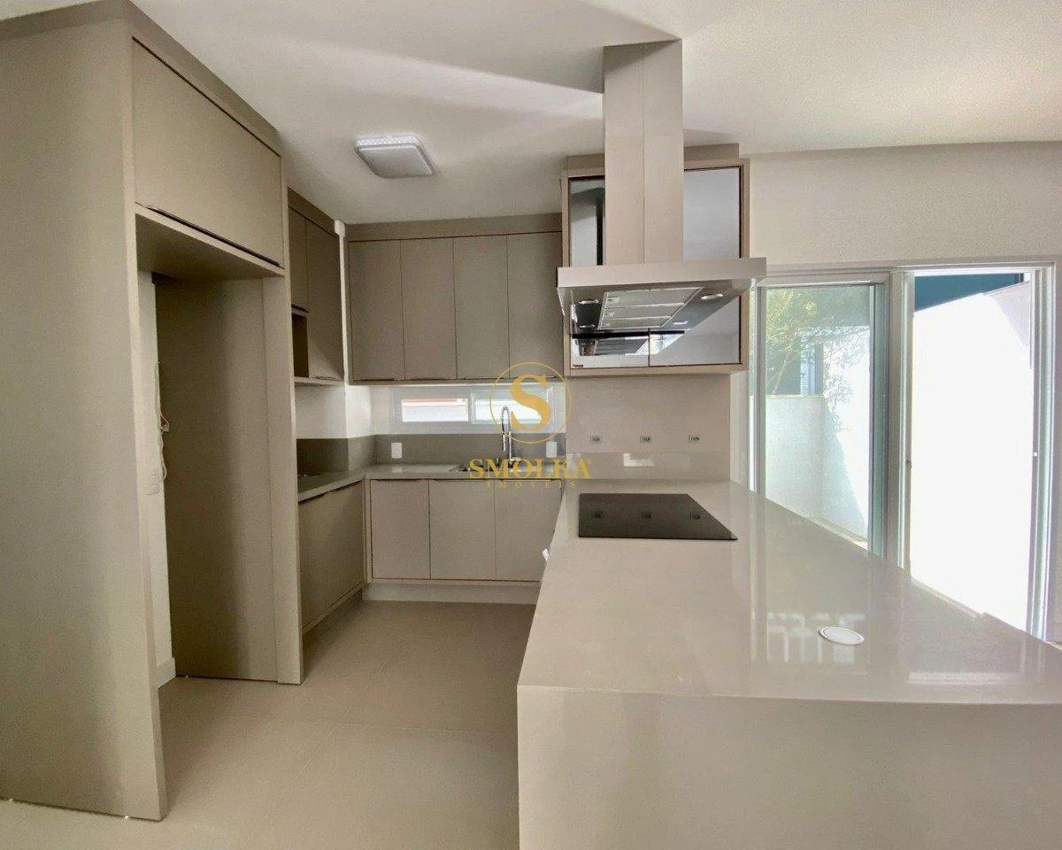 184 m² rental home with 4 en-suite bedrooms