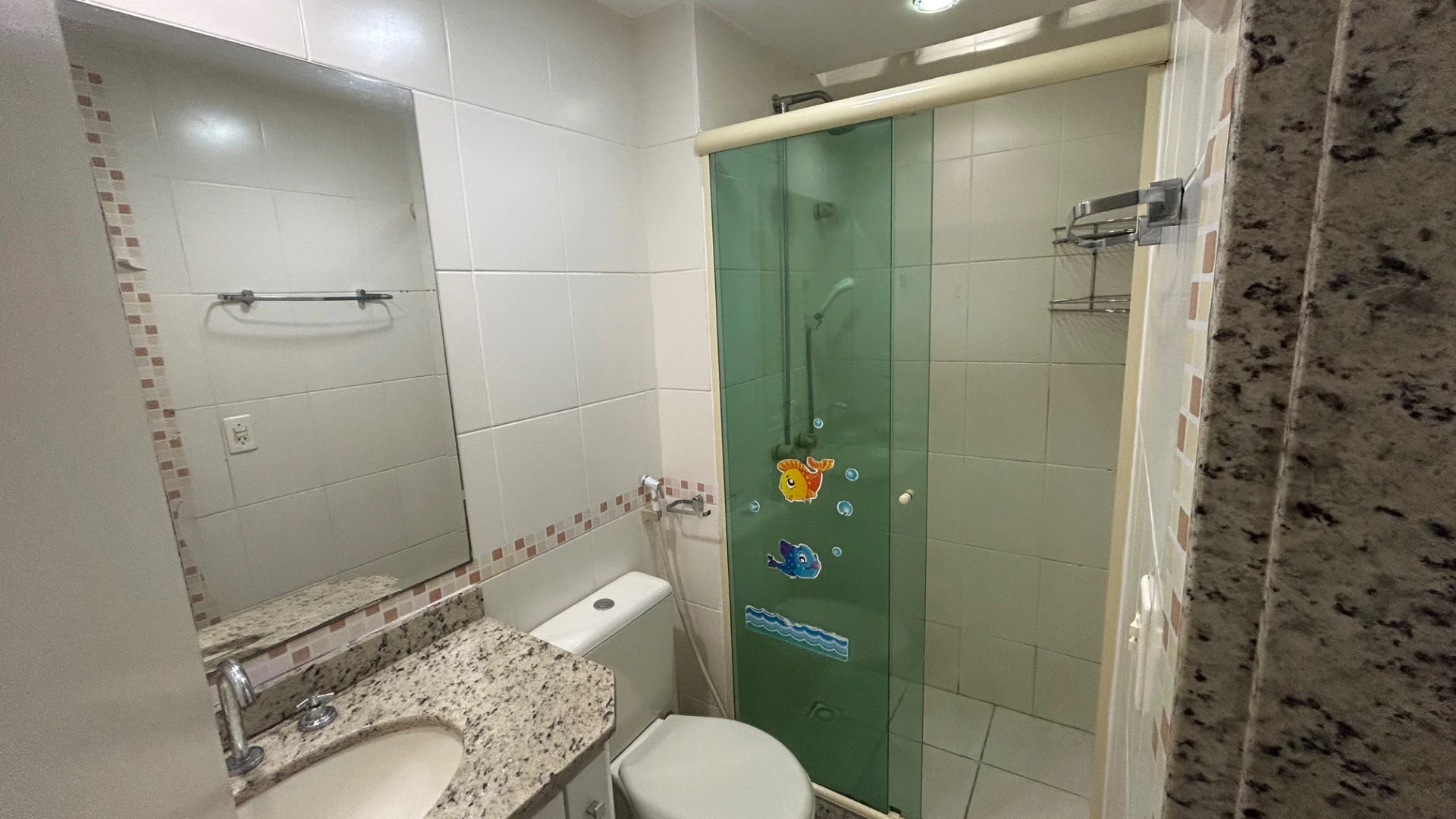 Apartamento de 3 quartos com piso de cerâmica e 2 banheiros — photo 20
