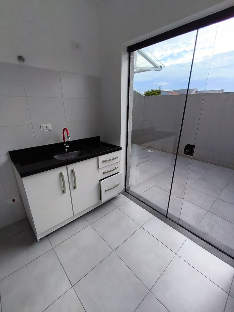 One-bedroom, 28 m² apartment in Curitiba — photo 2