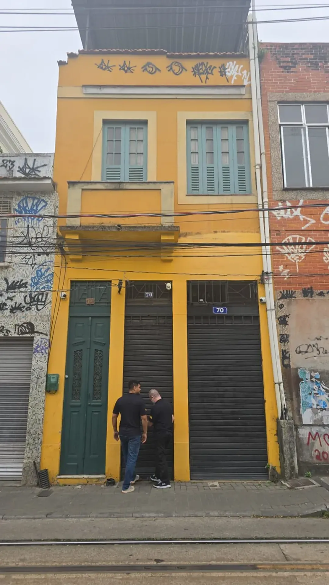 Apartamento de 3 quartos com piso de madeira ou laminado — photo 3