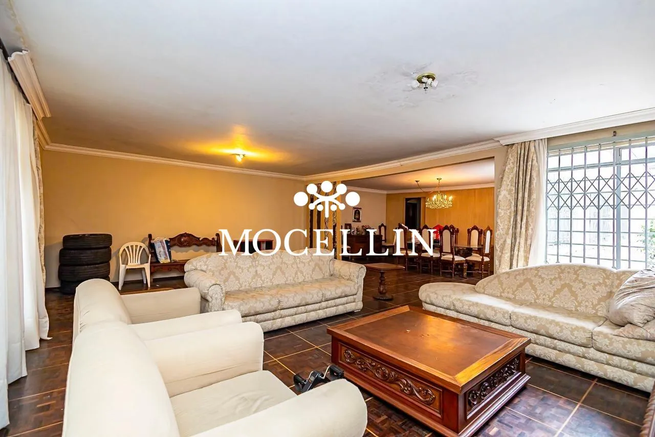 268 m² house with 4 bedrooms, 1 suite and 3 parking spots