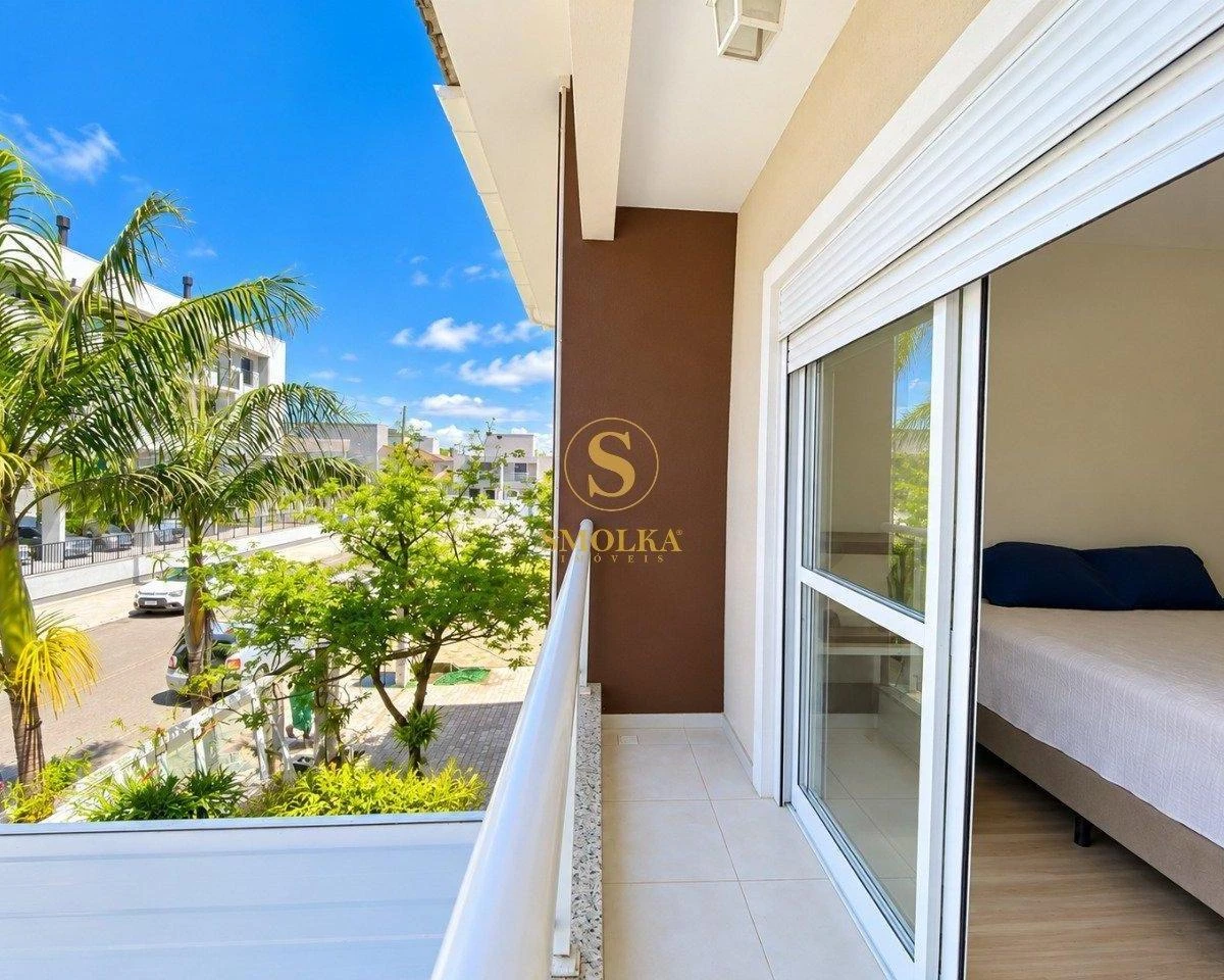 3-bedroom house with a walk-in closet in Florianópolis — photo 47