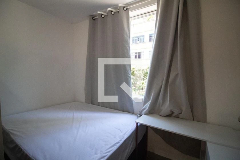 Furnished studio kitnet with 1 bedroom and 1 bathroom