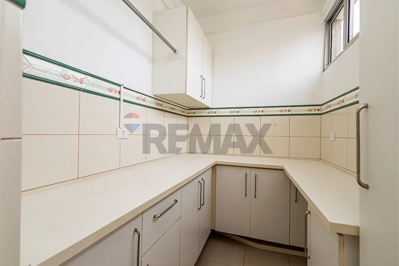 Home office in a 3-bedroom apartment, 181 m² — photo 24