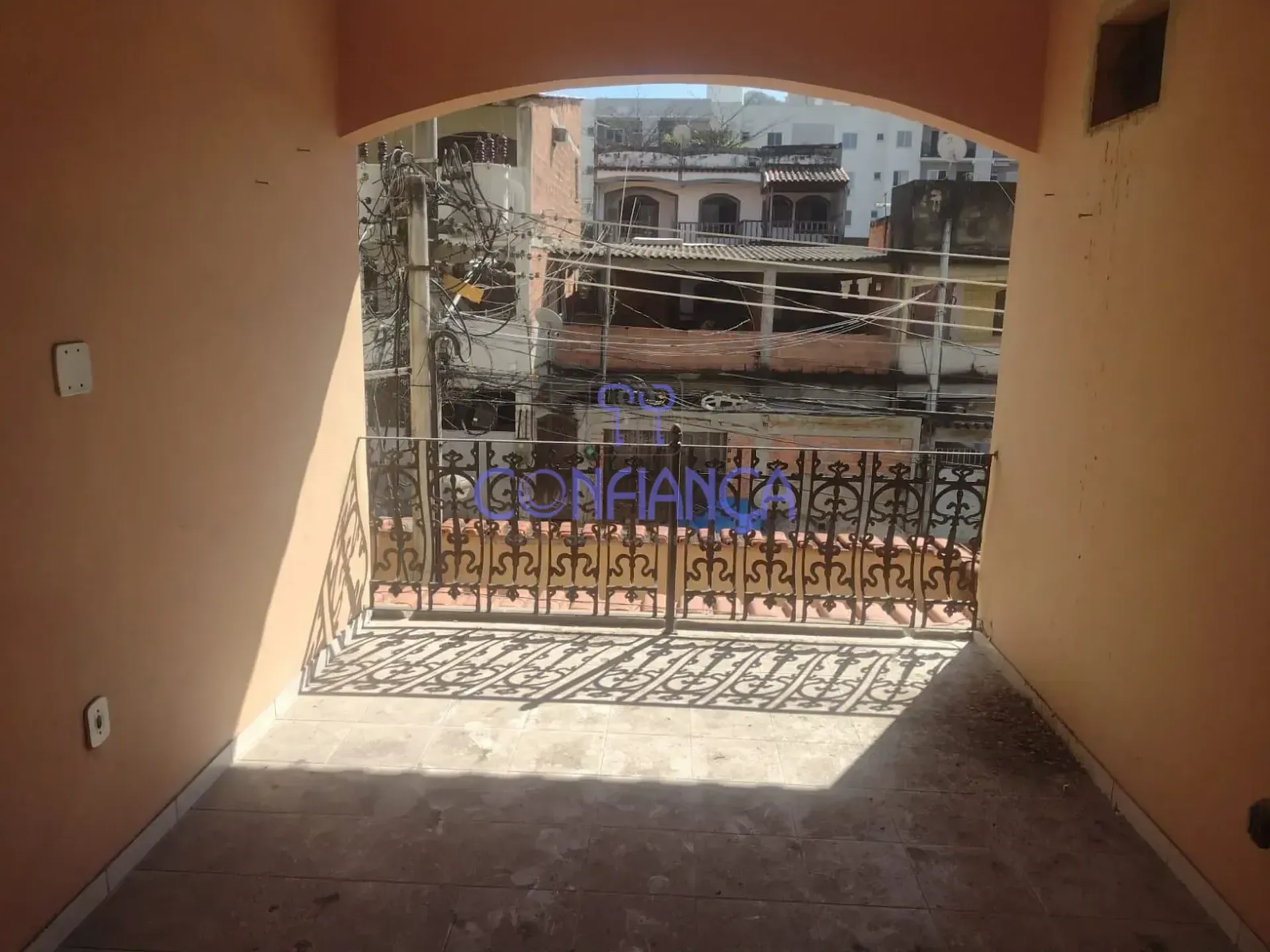 Casa com 3 quartos e 2 suítes, com varanda e quintal — photo 2