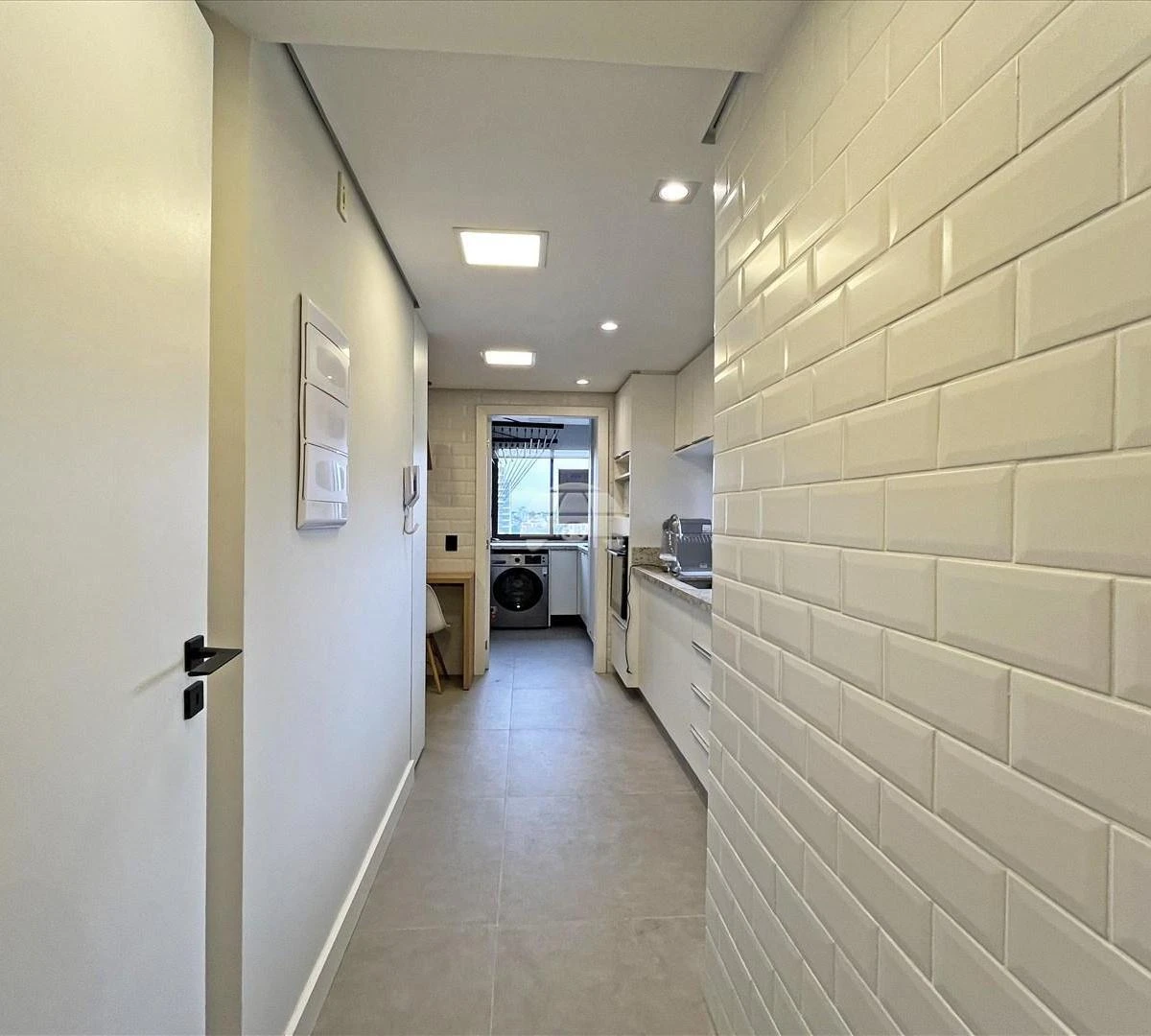 Furnished apartment, 108 m², with a grill on the balcony — photo 2