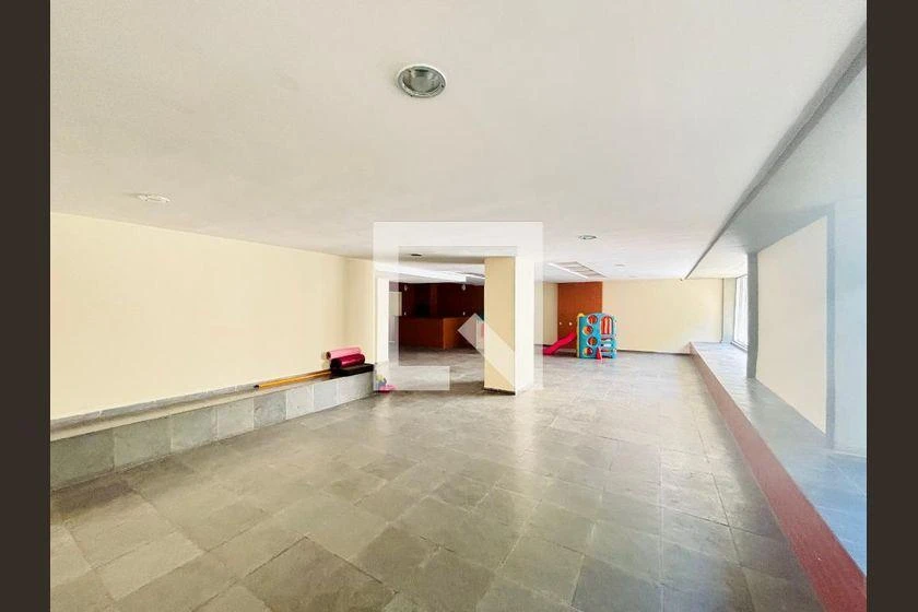 Walk-in closet in a 3-bedroom apartment, 83 m² — photo 19