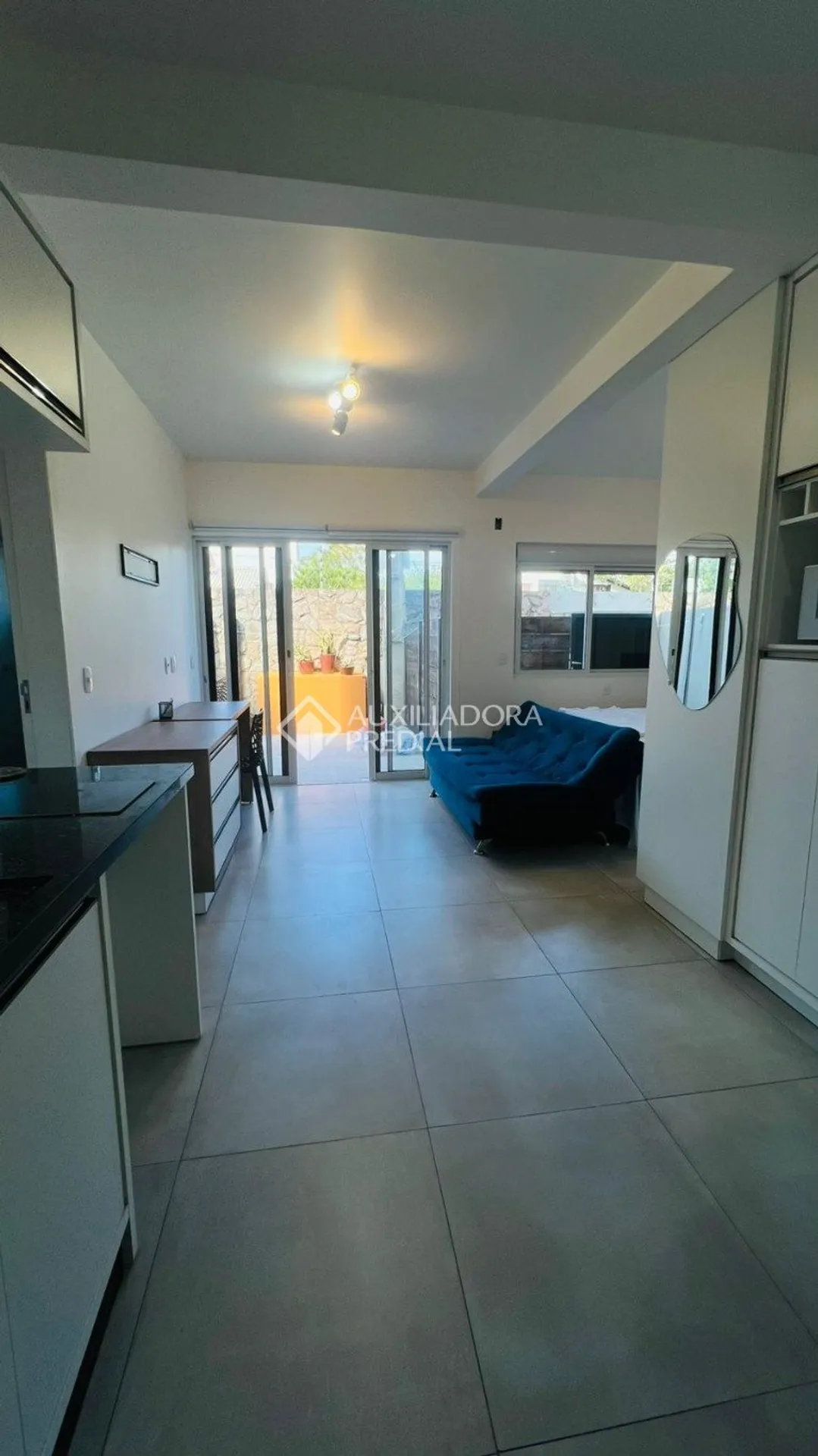 Furnished 45 m² studio on the 2nd floor with no parking — photo 4