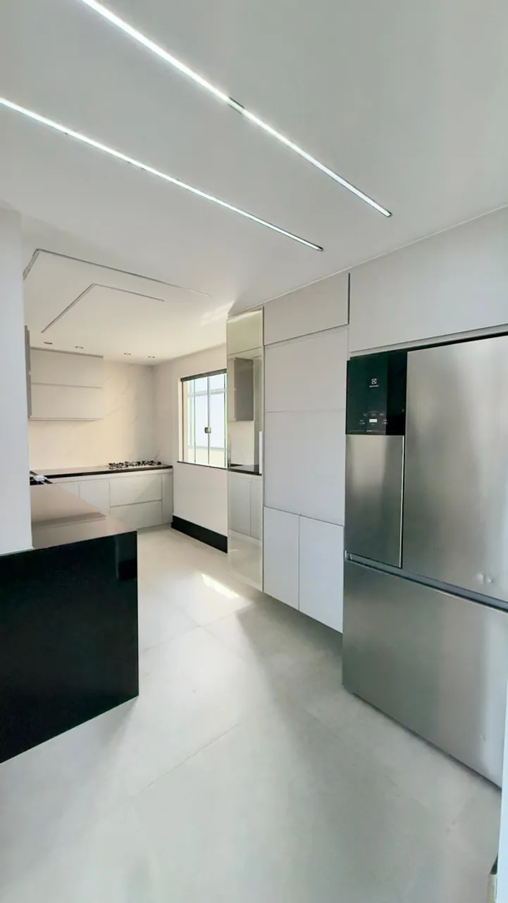 Furnished apartment, 200 m², with floor-to-ceiling windows — photo 14
