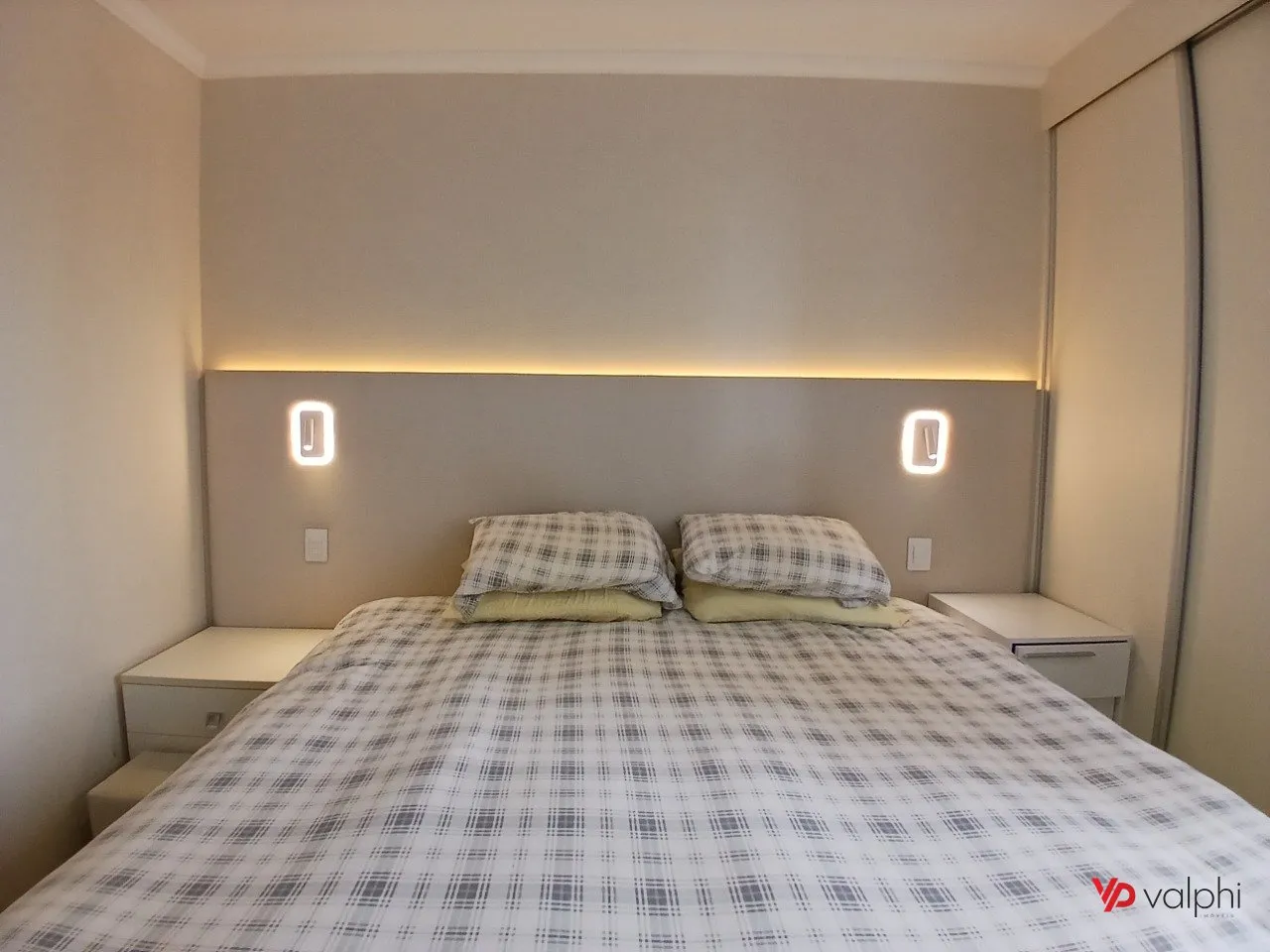 4-bedroom apartment with a walk-in closet in Curitiba — photo 22