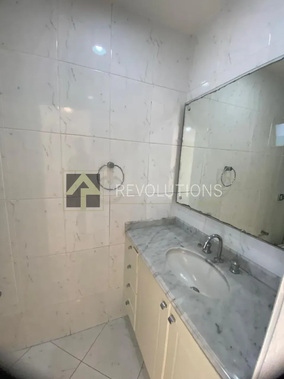 Apartamento de 3 quartos e 5 banheiros com varanda — photo 20