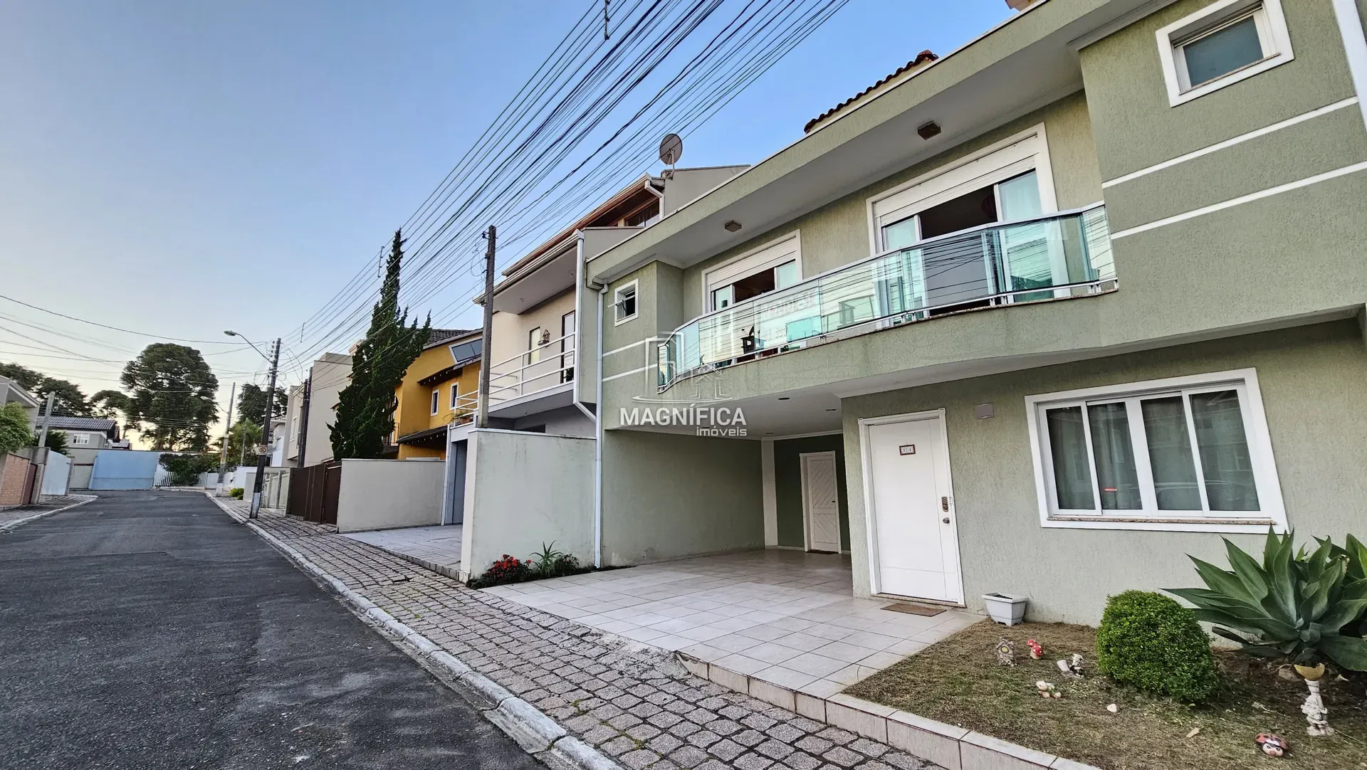 Unfurnished house with 3 en-suite bedrooms and 360 m² — photo 38