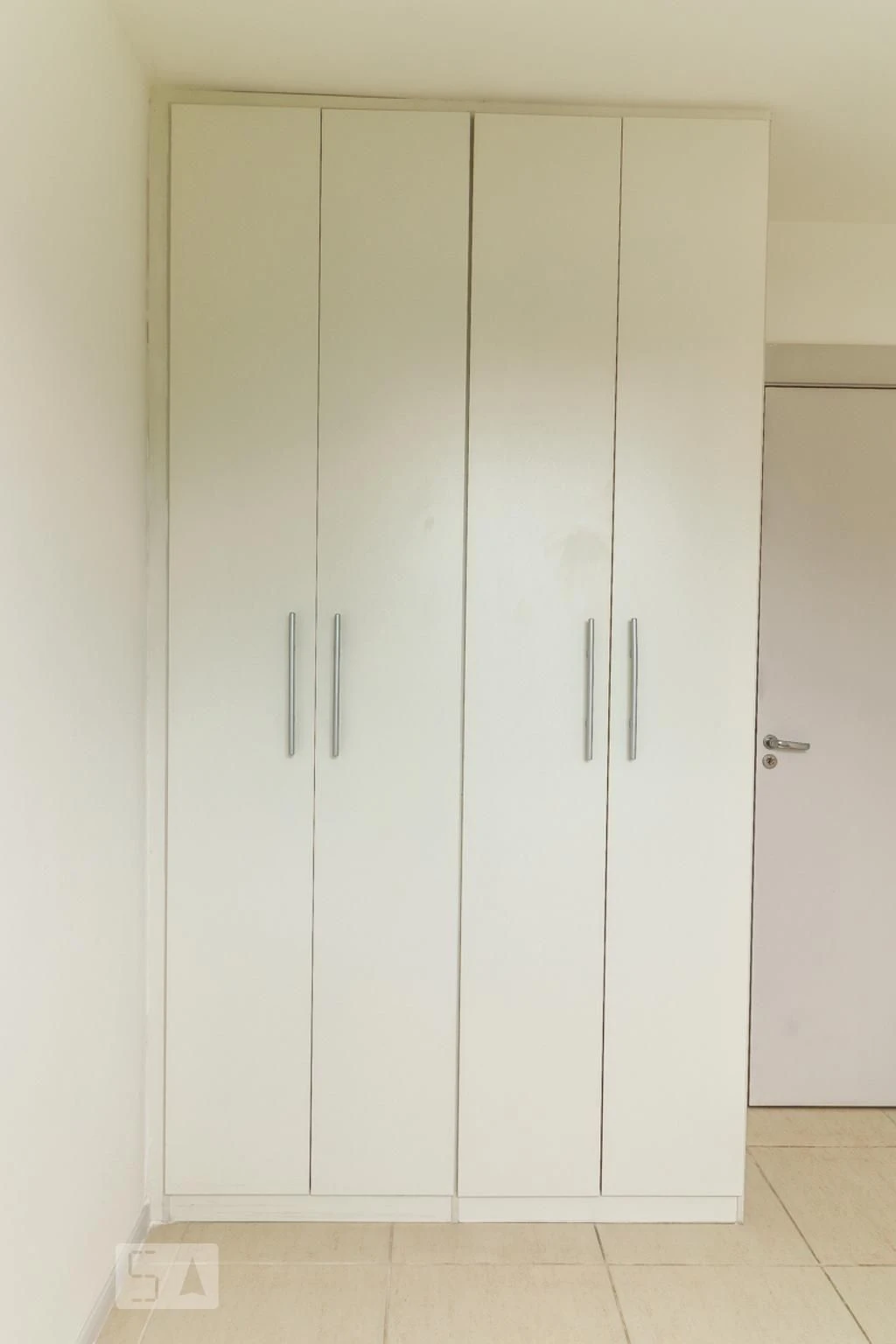 Unfurnished 3-bedroom apartment with balcony — photo 44