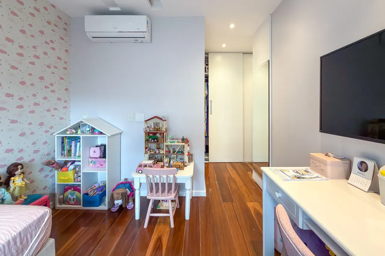 Furnished 3-bedroom apartment with 4 bathrooms — photo 25