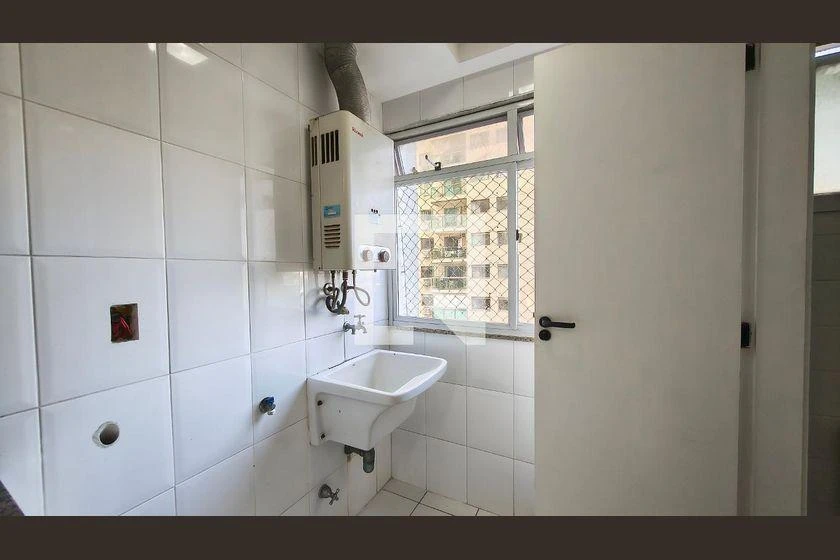 Apartamento de 2 quartos com varanda de vidro — photo 18