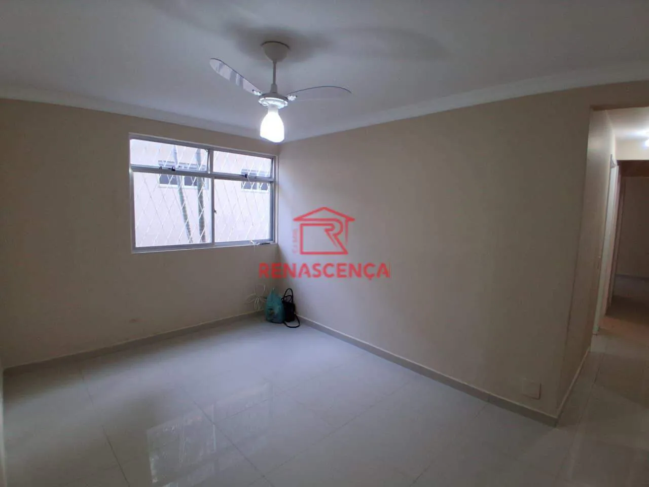 3-bedroom apartment in a building with a pool — photo 7