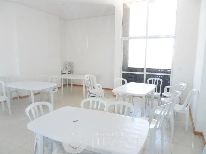 One-bedroom apartment in a building with a sauna — photo 13