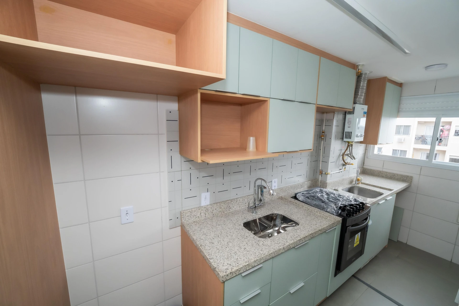 2-bedroom apartment in a building with a gym — photo 35