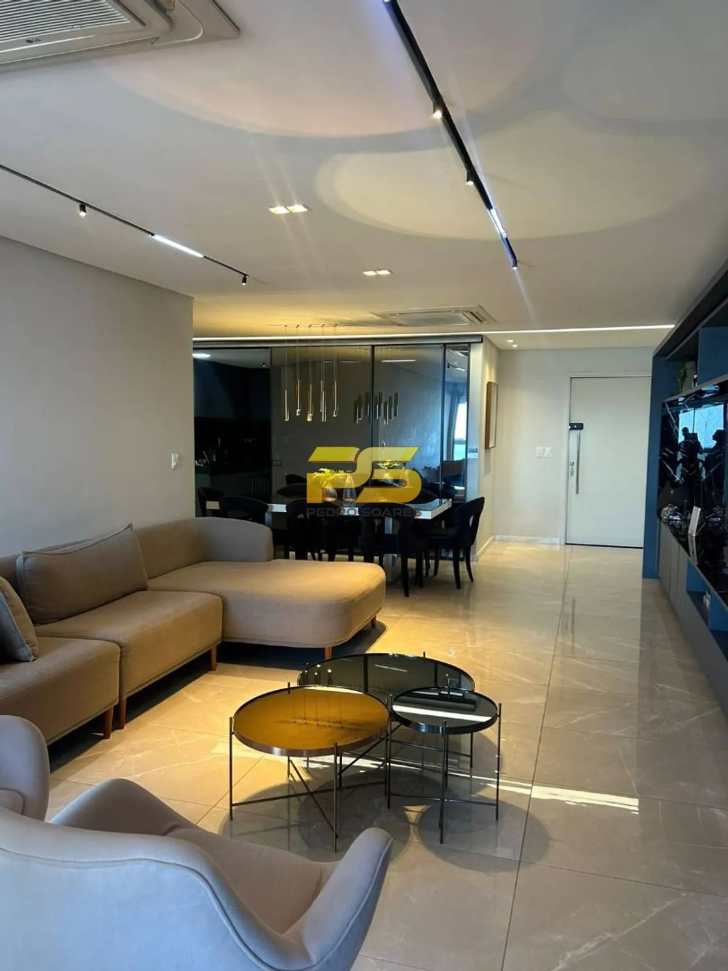 3-bedroom apartment with a water view — photo 25