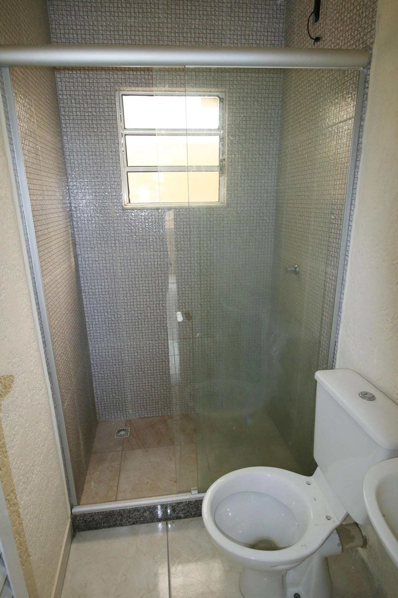 Unfurnished studio with 1 bedroom and 1 total bathroom — photo 13