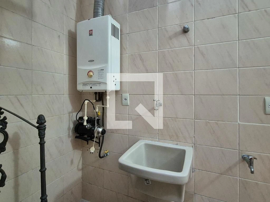Furnished apartment with 3 en-suite bedrooms and 3 baths — photo 36