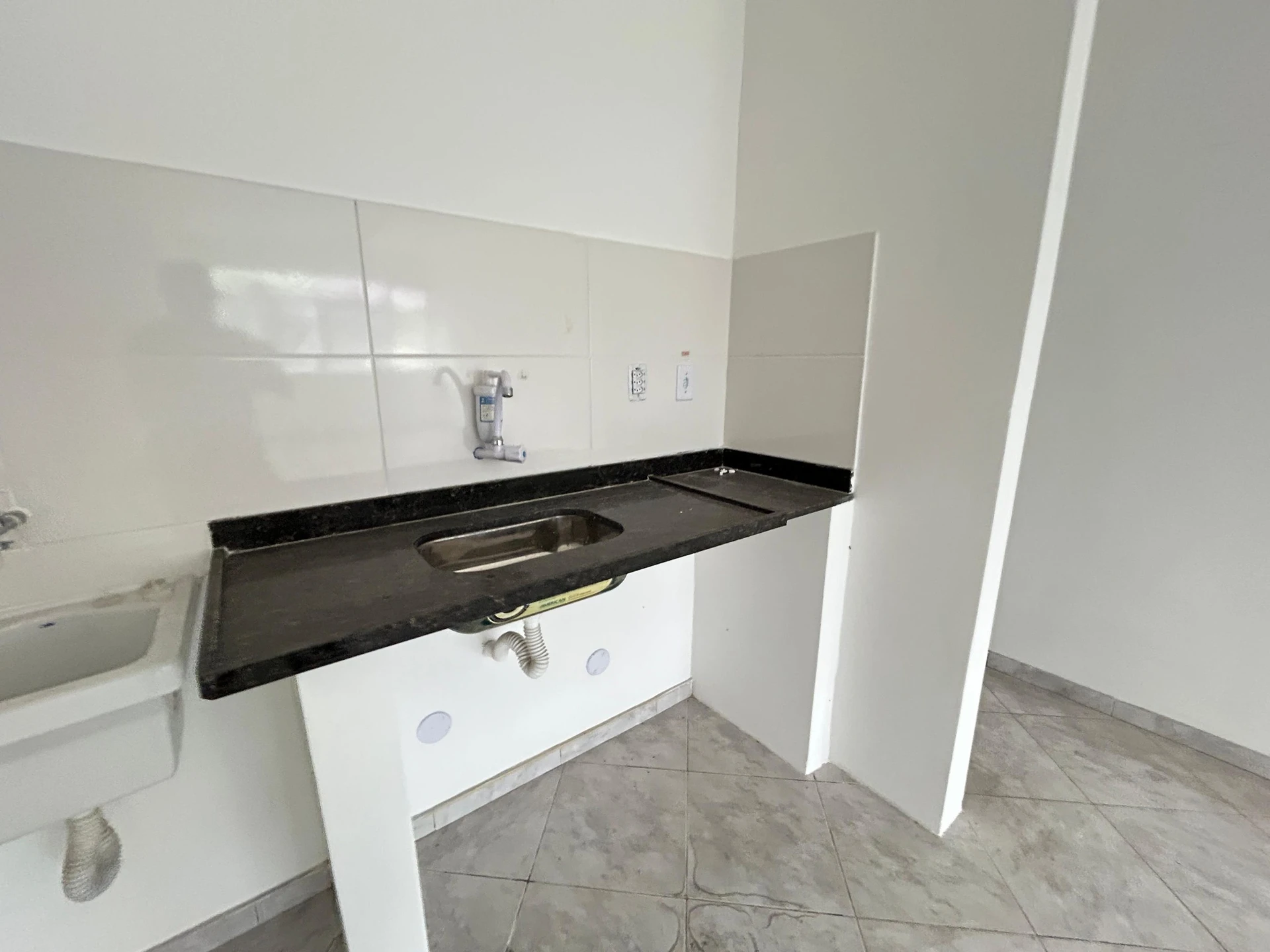 Unfurnished studio rental with 1 bedroom, 1 bathroom — photo 14