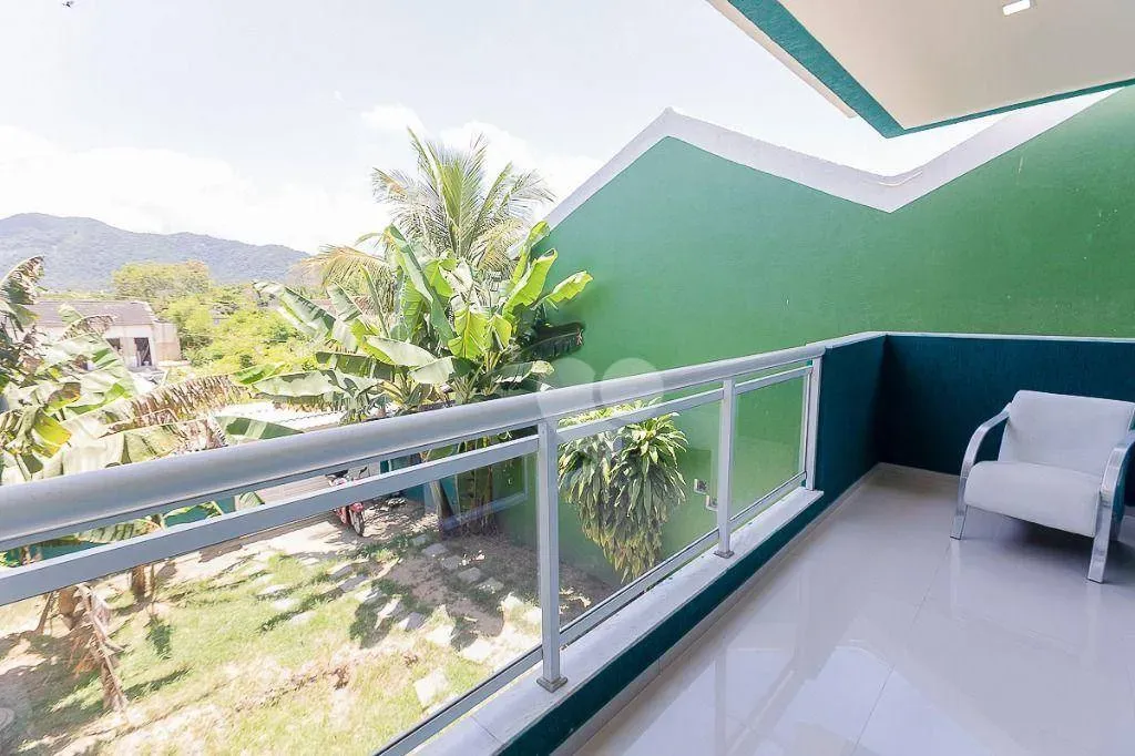 Furnished triplex house with 4 bedrooms and 370 m² — photo 42