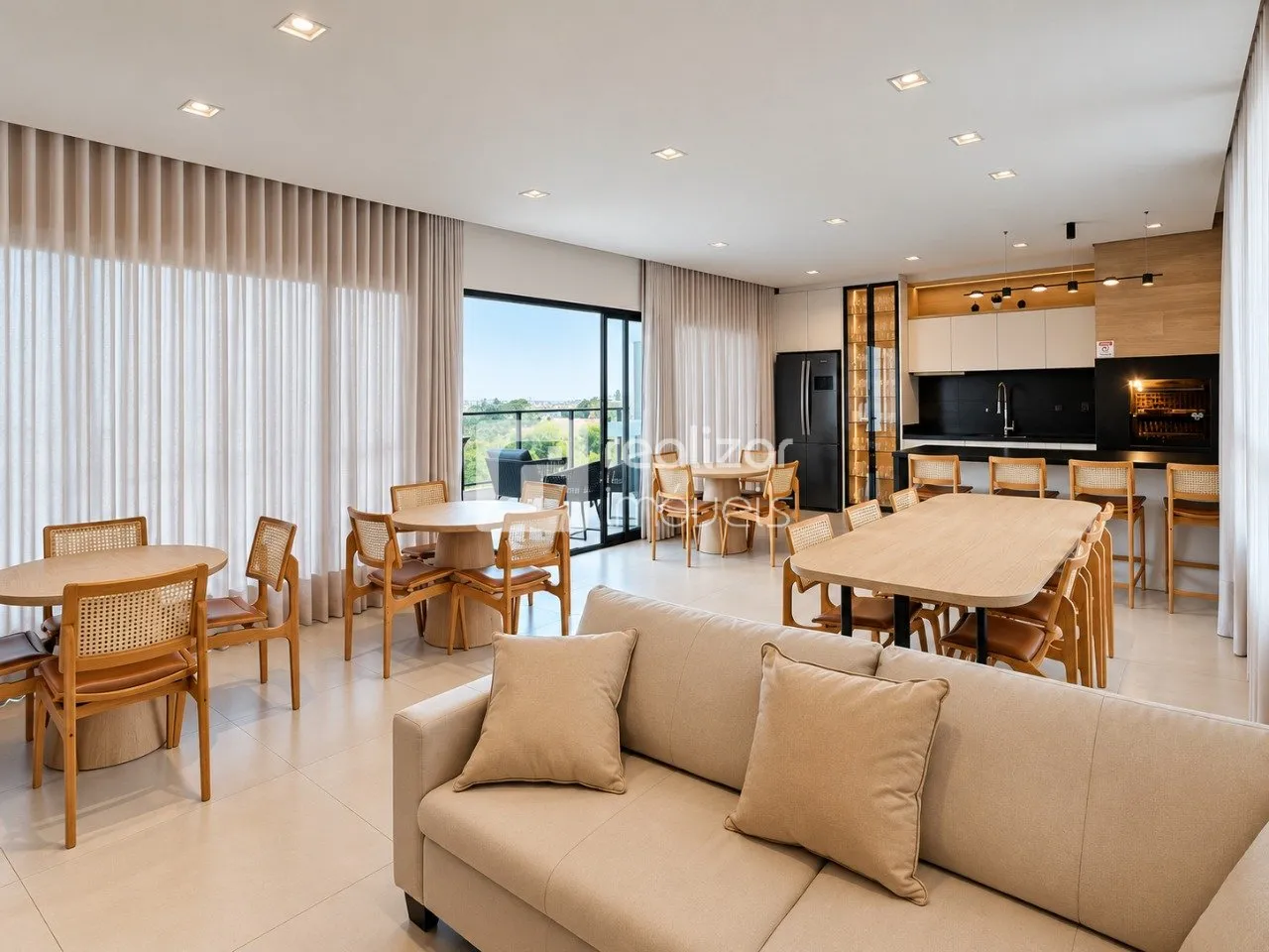 Furnished apartment, 32 m², with a glass-enclosed balcony — photo 20