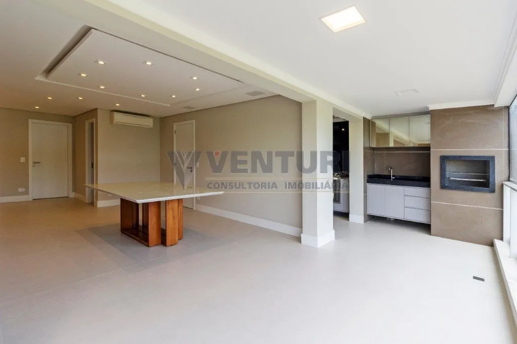 Apartment with 4 bedrooms, 3 parking spots and open kitchen — photo 8