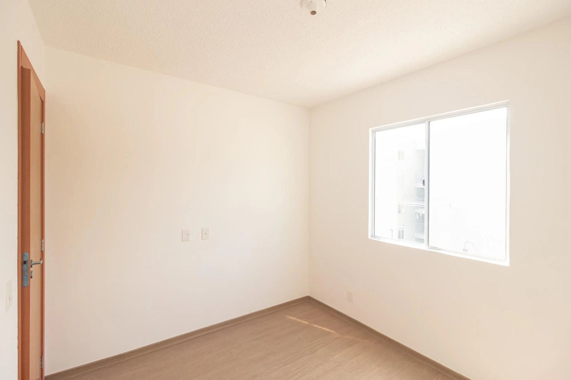 2-bedroom apartment with balcony and shared pool — photo 15