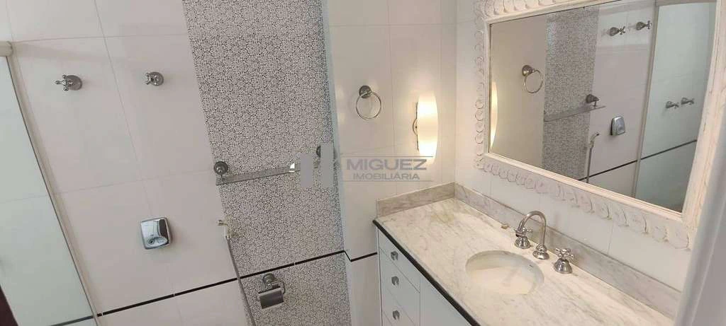 Furnished 321 m² apartment with 4 bedrooms and 2 parking — photo 12