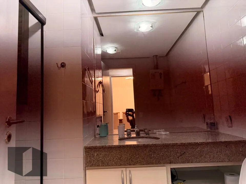 One-bedroom apartment with a water view in Rio de Janeiro — photo 5