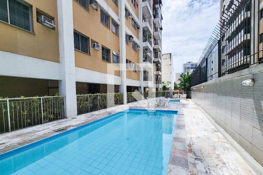 Apartamento de 2 quartos em condomínio com piscina — photo 10