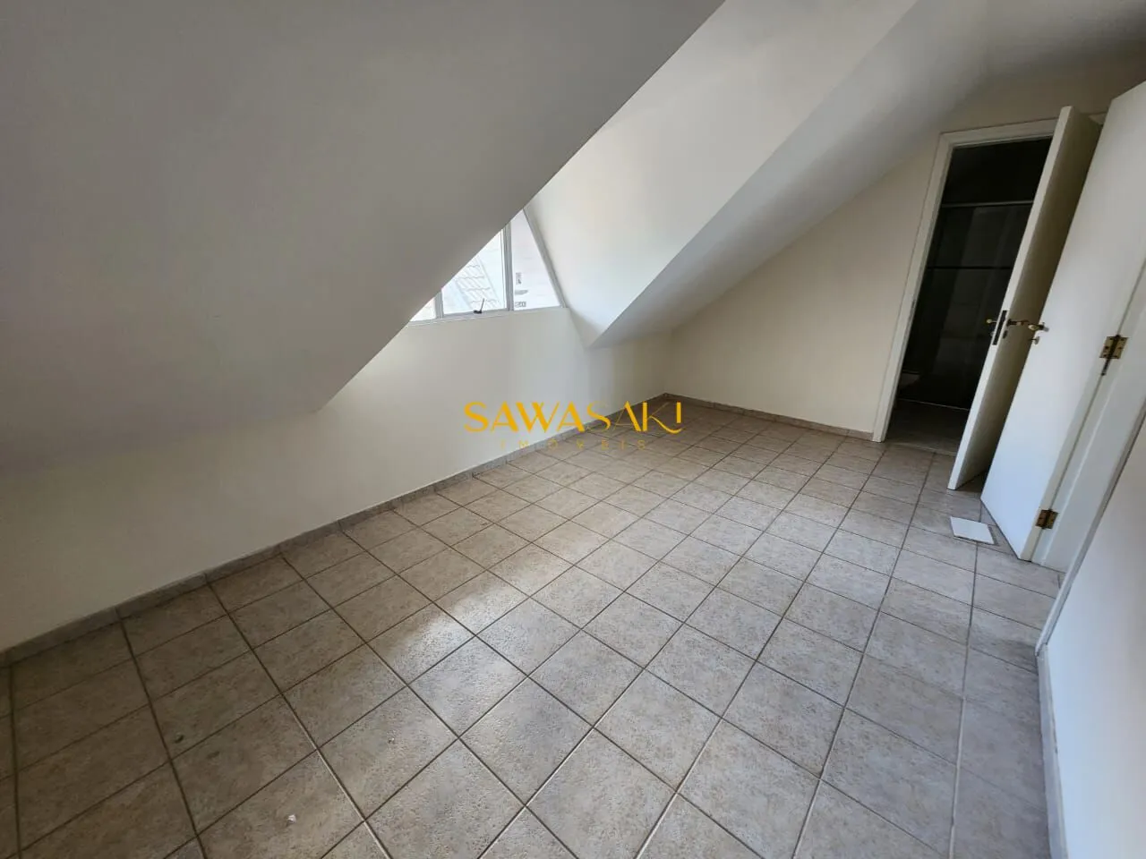 Two-story house with 3 bedrooms and 3 parking spaces — photo 20