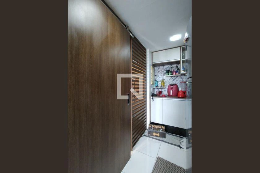 Glass-enclosed balcony in a 3-bedroom apartment, 155 m² — photo 3