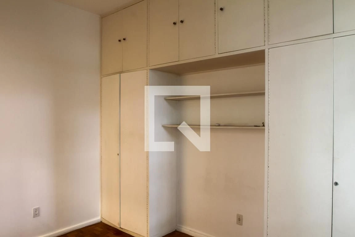 One-bedroom apartment with a washing machine — photo 12