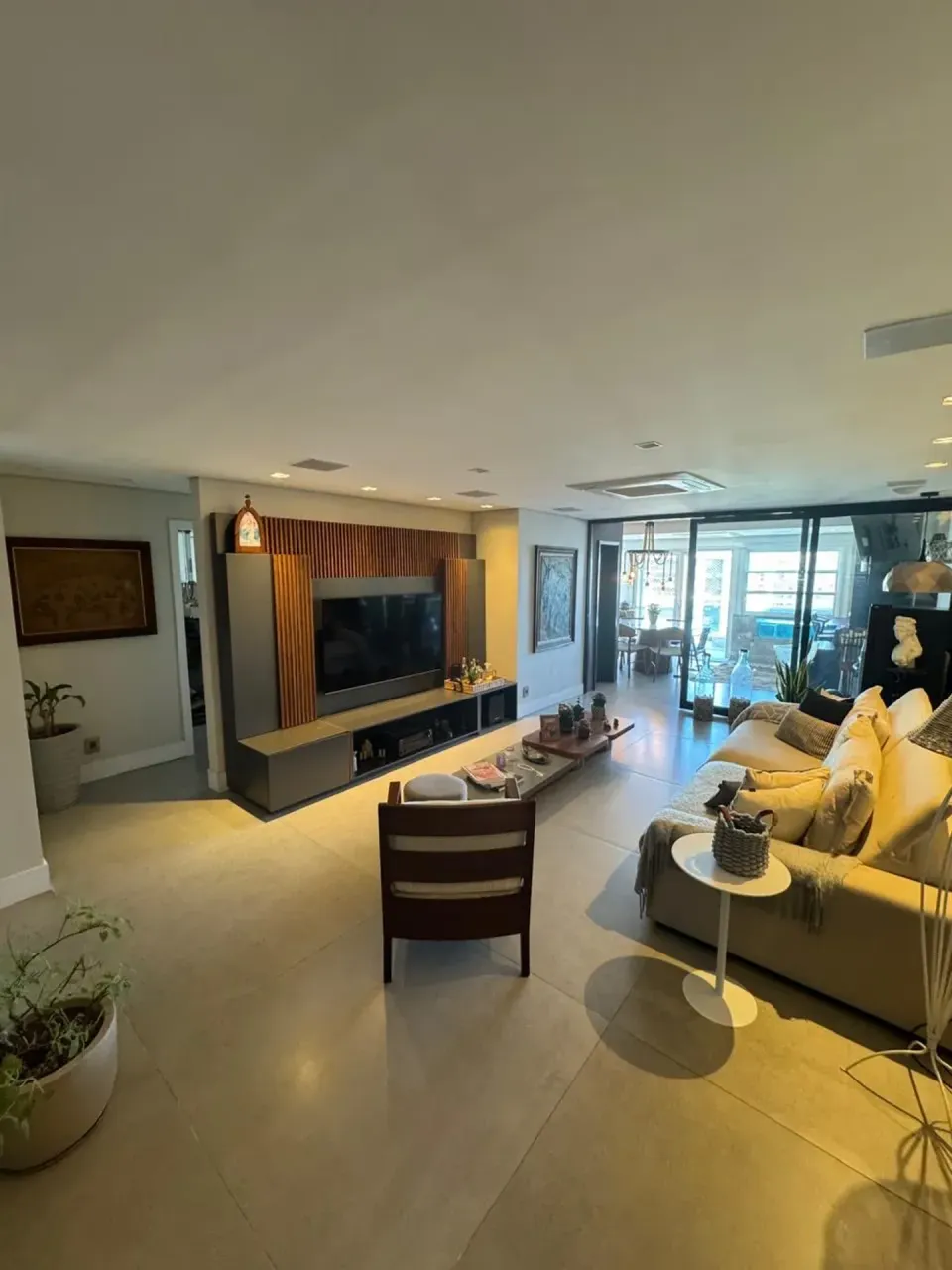 Apartamento mobiliado com 3 quartos e 5 banheiros — photo 3
