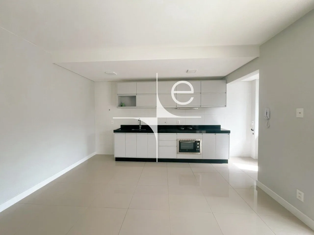 76 m² apartment with 2 bedrooms and a built-in balcony grill — photo 8